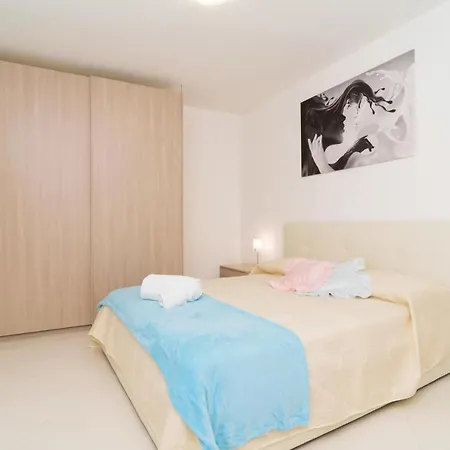 Casetta Lucia マッサ・ルブレンセ